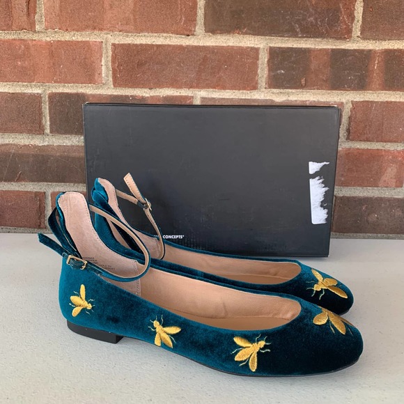 INC International Concepts Teal and Gold Flats velvet loafers with bumble bees - Picture 1 of 10